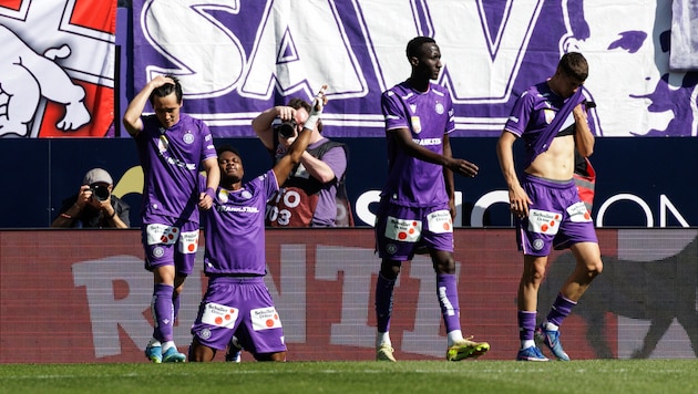 Kelvin Boateng (2. von li.) ließ die Austria jubeln.