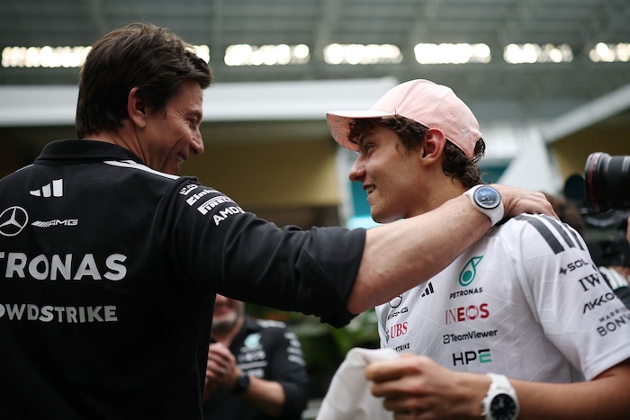 Toto Wolff (li.) jubelt mit Kimi Antonelli