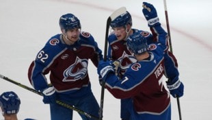 Colorado hat das erste Spiel gegen Minnesota für sich entschieden. 