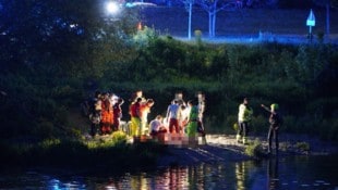 Ein Großaufgebot an Rettungskräften war Sonntagabend an der Traisen in St. Pölten