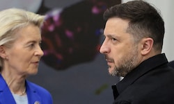 EU-Kommissionschefin Ursula von der Leyen und der ukrainische Staatschef Wolodymyr Selenskyj ...