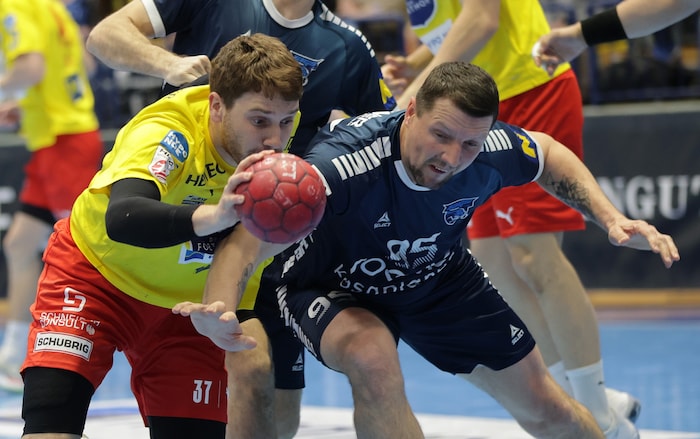 Rückraum Kirveliavicius (re.) ist fester Bestandteil der Vöslauer Defensive.