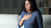 Atemnot und pfeifende Geräusche als Symptome von Asthma.