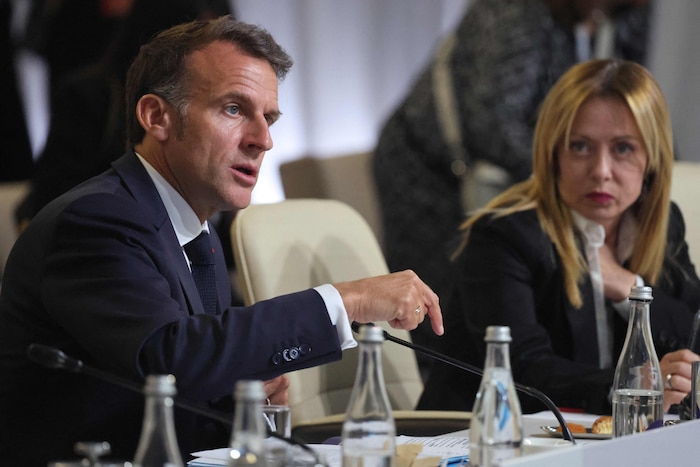 Macron und Italiens Ministerpräsidentin Giorgia Meloni beim Gipfel