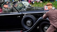 Nachgestellte Szene: Am 27. Mai jährt sich der Anschlag auf Nazi-Funktionär Reinhard Heydrich in ...