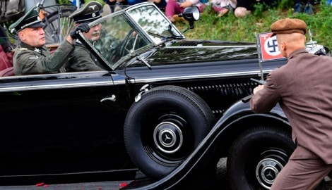 Nachgestellte Szene: Am 27. Mai jährt sich der Anschlag auf Nazi-Funktionär Reinhard Heydrich in ...