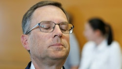 ÖVP-Klubobmann August Wöginger ist am Montag im „Postenschacher“-Prozess in Linz wegen ...