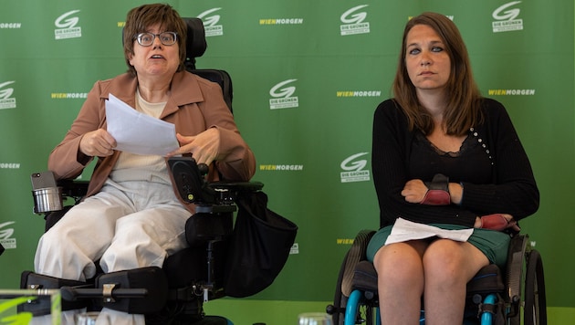 Marlies Neumüller (links) spricht über die finanziellen Herausforderungen und Christina Paul ...