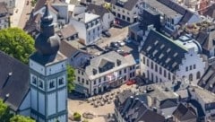 Im deutschen Attendorn (Bild) hat eine Mutter ihre Tochter mehr als sieben Jahre lang im Haus ...