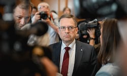 Quer durch alle Parteien gibt es Mitleid für den „Gust“ – kein Wunder ...