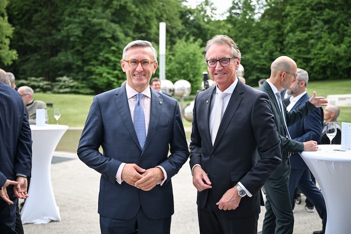 Die Wirtschaft on top: Rosenbauer-CEO Robert Ottel (li.), Leonhard Schitter (EAG).