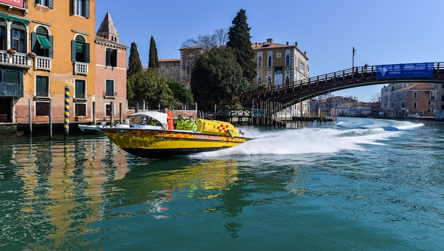 Ein Rettungsboot in Venedig (Symbolbild)