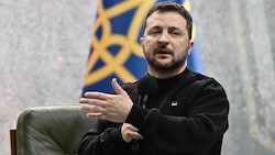 Nachdem Putin von der Ukraine eine Waffenruhe eingefordert hatte, nahm Selenskyj kurzerhand ...