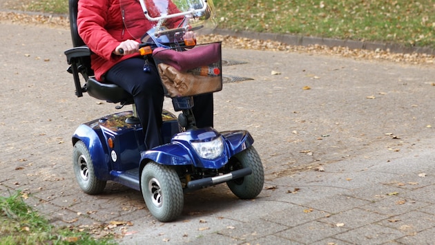Die 96-Jährige verunfallte mit ihrem Elektromobil (Symbolbild).