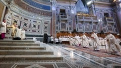 Papst Leo XIV.  hebt neue Kardinäle in ihr Amt
