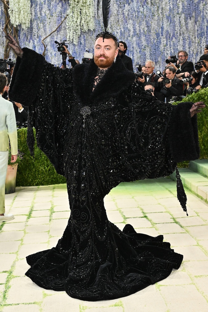 Sam Smith setzte auf eine Feder und viele Pailletten.