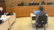 Der Betreiber der Plattform muss sich wegen grob fahrlässiger Tötung verantworten. Er bekennt ...