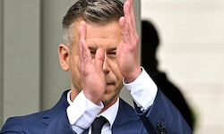 Péter Magyar präsentiert den Dokumentarfilm über seine Bewegung.