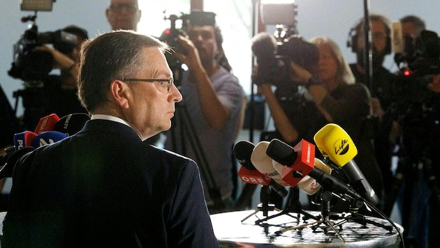 Nach dem Schuldspruch gab Wöginger seinen Rücktritt als ÖVP-Klubobmann bekannt.