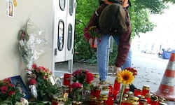 2005 wurde die Studentin bei einer Telefonzelle im Bereich des Innsbrucker Rapoldiparks ...