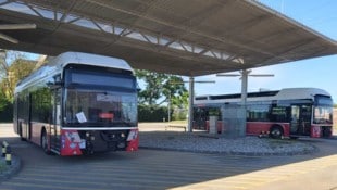 Die kaputten Wasserstoffbusse warten in der Garage Leopoldau auf die Reparatur. 