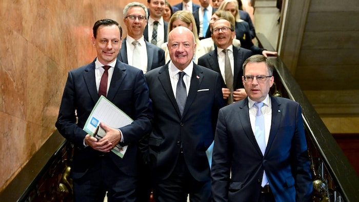Hier schreitet der ÖVP-Klub zur Wahl seines neuen Obmanns.