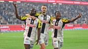 Obwohl andere top sind – Sasa Kaljdzic (M.) macht den Unterschied.