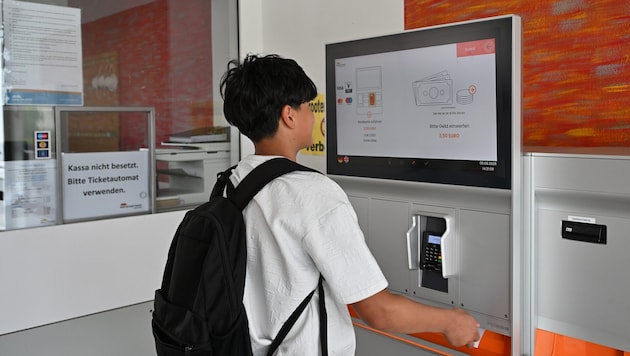 An dieser Schwimmbadkasse verkauft nur noch ein Automat die Tickets – allerdings nur jene für ...
