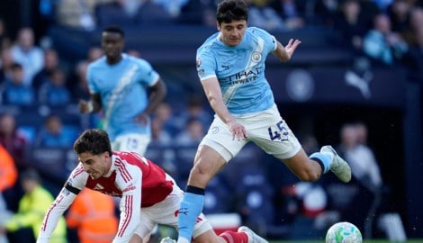 Abdulkadir Khusanov kickt bei Manchester City.