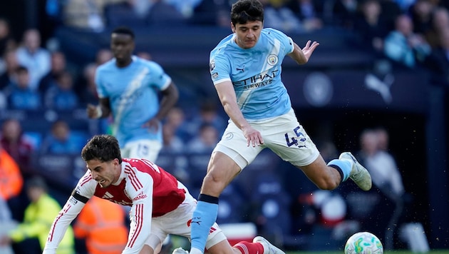 Abdulkadir Khusanov kickt bei Manchester City.