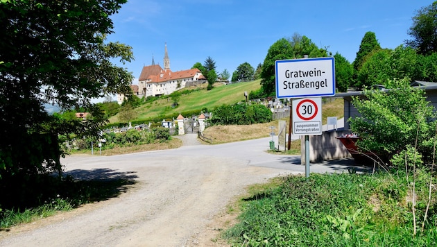 Der ganze Ort suchte nach dem Mädchen.