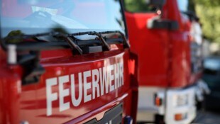 Die Feuerwehr Ennepetal half bei der Bergung des Wagens. (Symbolbild)