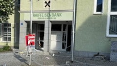 Trümmer vor der Bank in Neustift im Mühlkreis