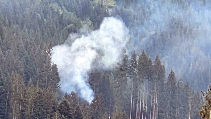 Die aufsteigende Rauchsäule am Weerberg.