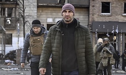 Von links: Kiews Bürgermeister Vitali Klitschko und der frühere Box-Weltmeister Wladimir ...