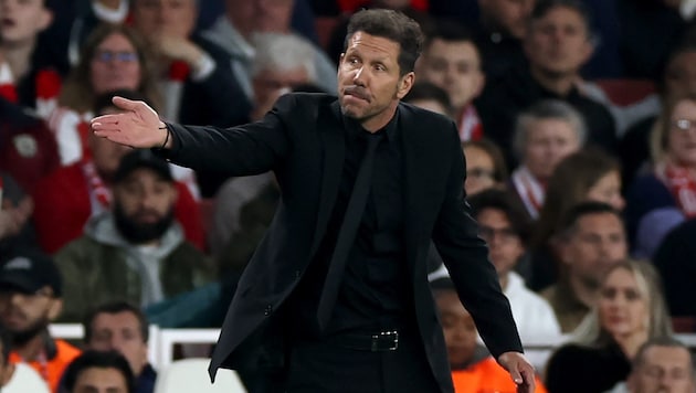 Diego Simeone sorgte mit einer Szene kurz vor Ende der Partie für Aufregung.