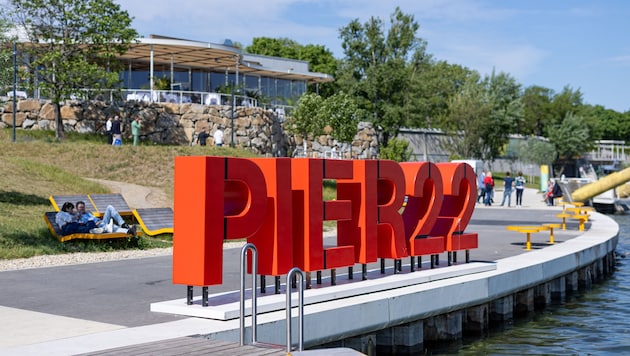 Im Hintergrund das neue Insel-Restaurant