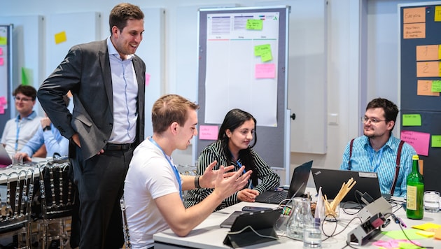 Digitalisierungsstaatssekretär Pröll holte sich studentische Unterstützung ins Haus. Junge, ...