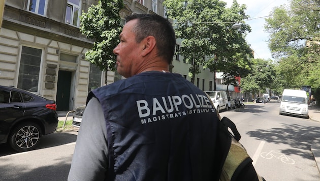 Tausende Kontrollen haben den Blick der Baupolizei geschärft: Schon ein Blick auf ein Haus ...