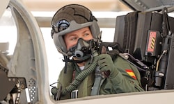 Kronprinzessin Leonor bewies im Cockpit eines Kampfjets echte Nerven.