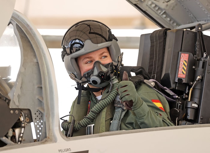 Kronprinzessin Leonor bewies im Cockpit eines Kampfjets echte Nerven.