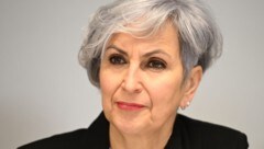 Ministerin Sporrer legt den Gesetzesentwurf vor.