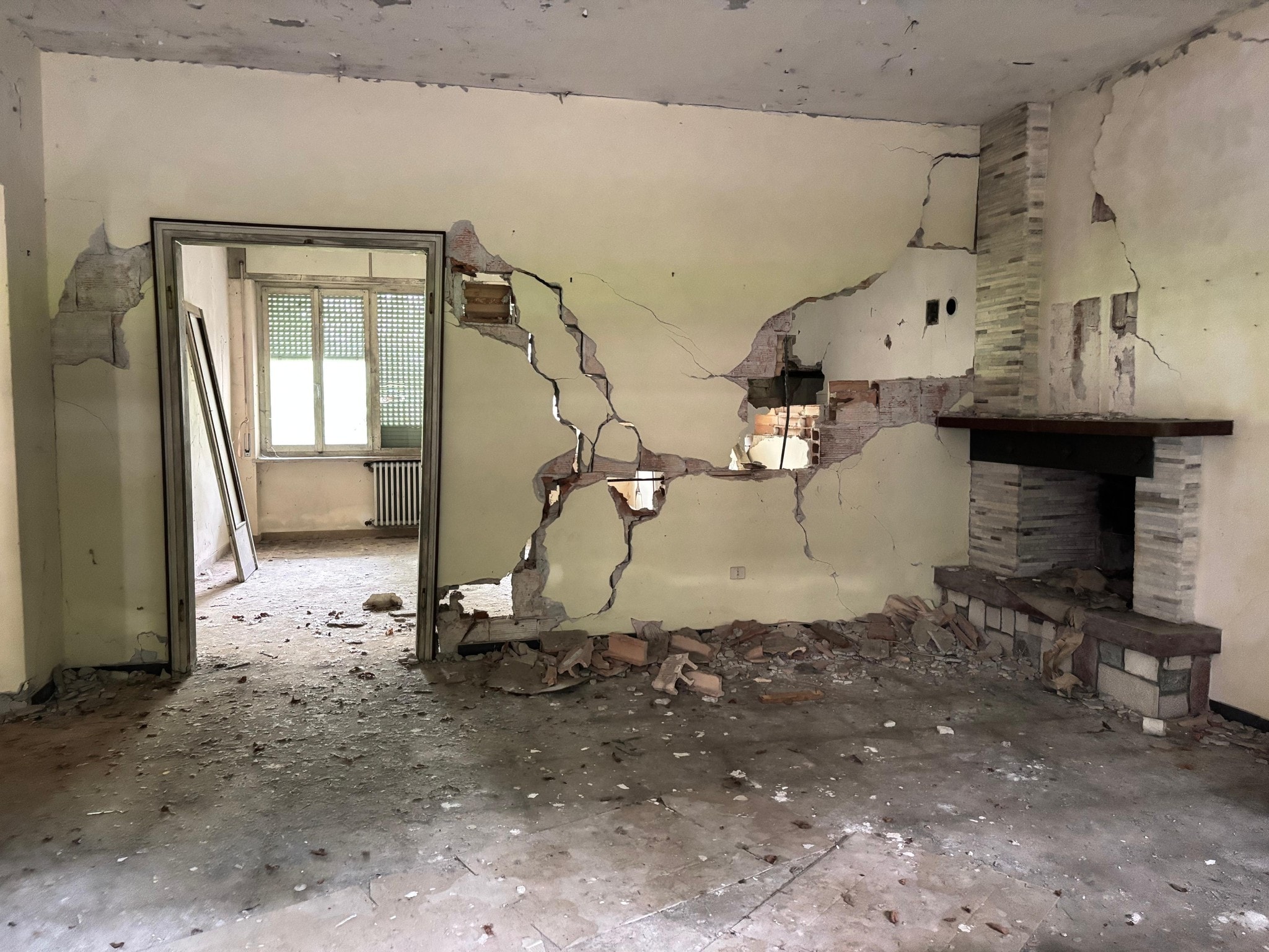 Der Ort Portis ist heute noch unbewohnt – zu groß waren die Schäden nach dem Beben.