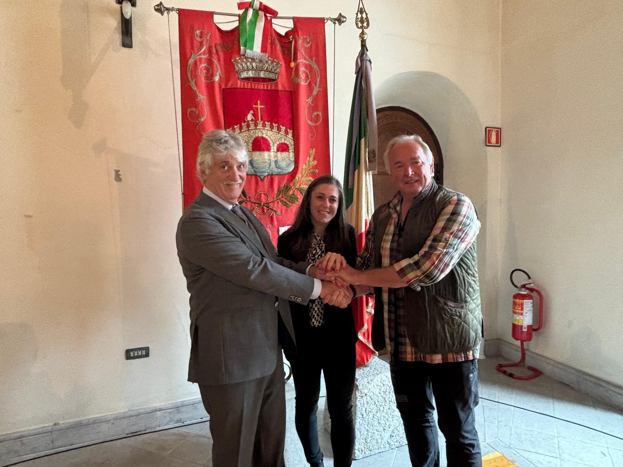 Renzo Tondo, Corinna Madrassi und Alt-LH Gerhard Dörfler beim emotionalen Treffen.