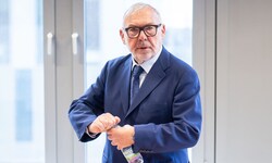 Stand seit 2009 im Sold der Signa-Gruppe: Ex-SPÖ-Kanzler Alfred Gusenbauer.