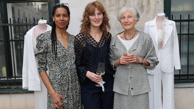 Entspannte Stimmung beim Jubiläumsabend: Ballett-Profi Rebecca Horner (li.), Designerin Michaela ...