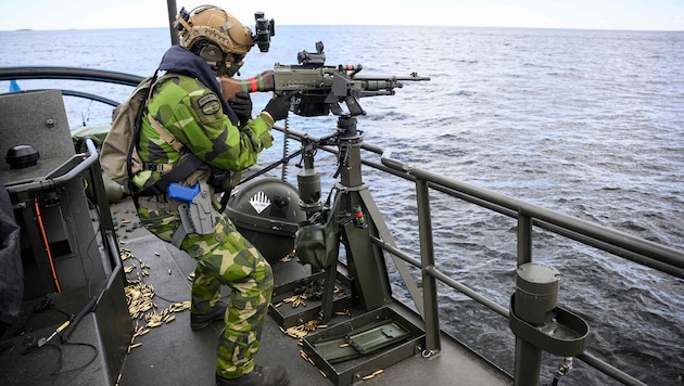 Aktuell besteht ein hoher Bedarf nach Waffen.