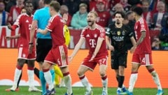 Konrad Laimer (Mitte) und Co. konnten es nicht fassen.