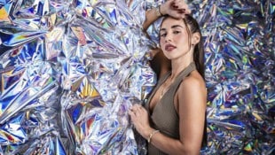 Sarah Engels erlebte bei der Landung in Wien einen Schock: Der Koffer mit ihren ESC-Outfits ist ...