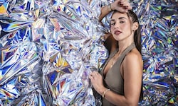 Sarah Engels erlebte bei der Landung in Wien einen Schock: Der Koffer mit ihren ESC-Outfits ist ...